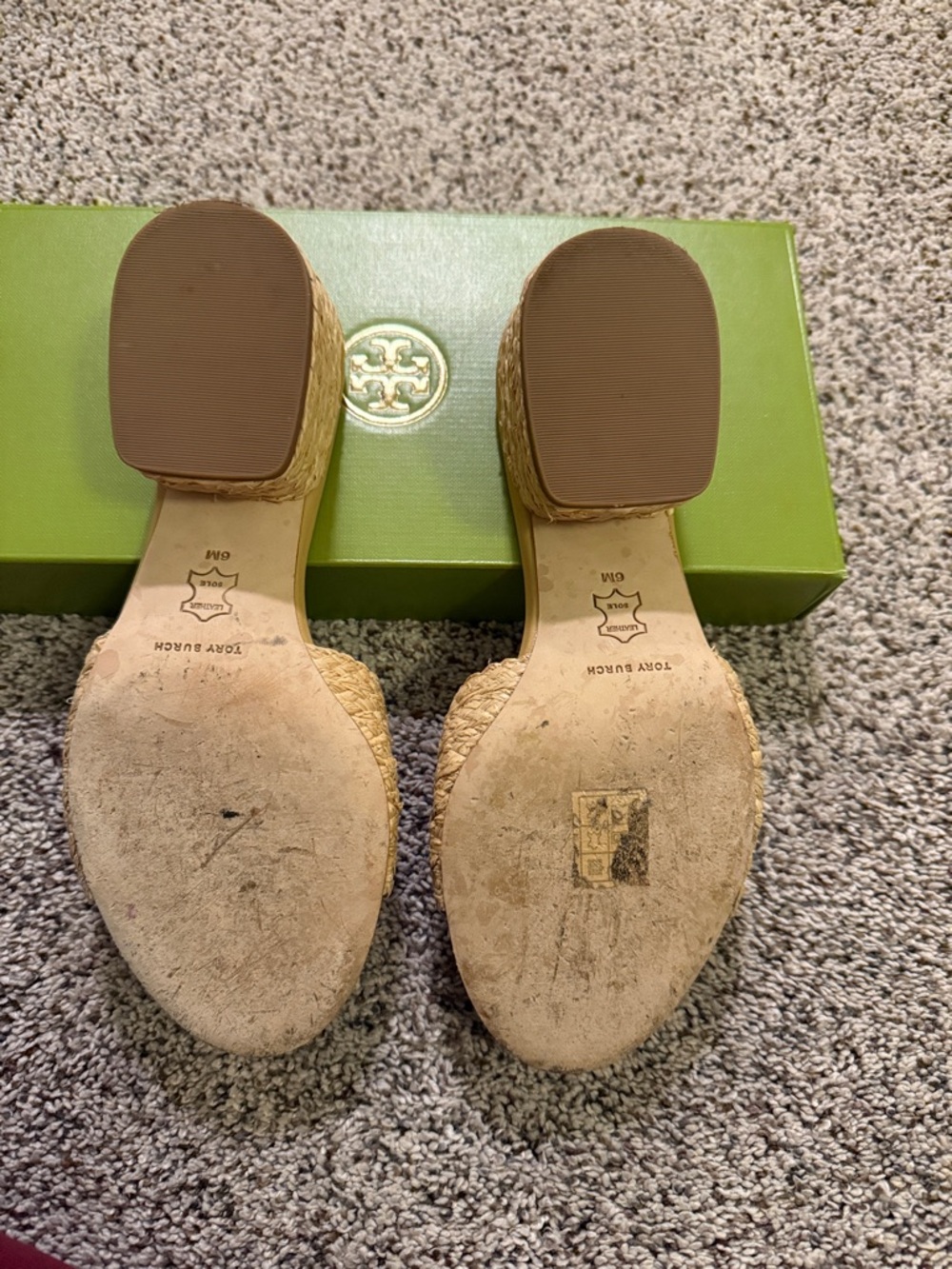 Tory Burch Everly Beige Raffia Slide Mules with Gold Logo - Picture 2 of 2